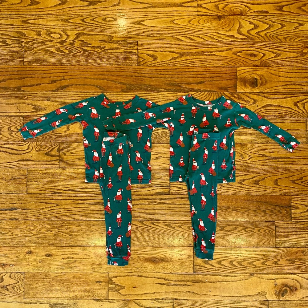 2/$25 GAP Kids Green Santa Pajama Set - 3T